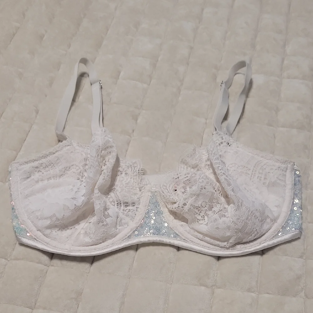 2 Victoria's Secret Push-Up w/o padding Cream & Pale Pink Bra w/sequin accent
